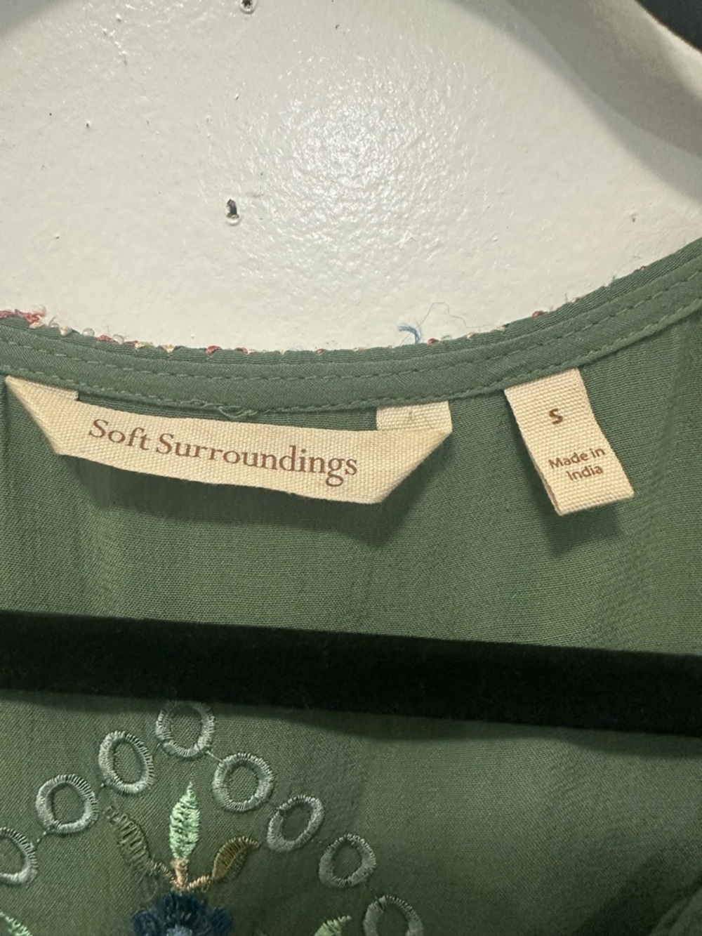 Soft Surroundings Olive Green Viscose Embroidery Embellished Top Sz S - Picture 6 of 6